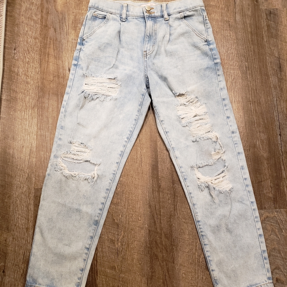 Sonoma SO Mom Jeans Junior's Distressed Light Wash Size 9/29w